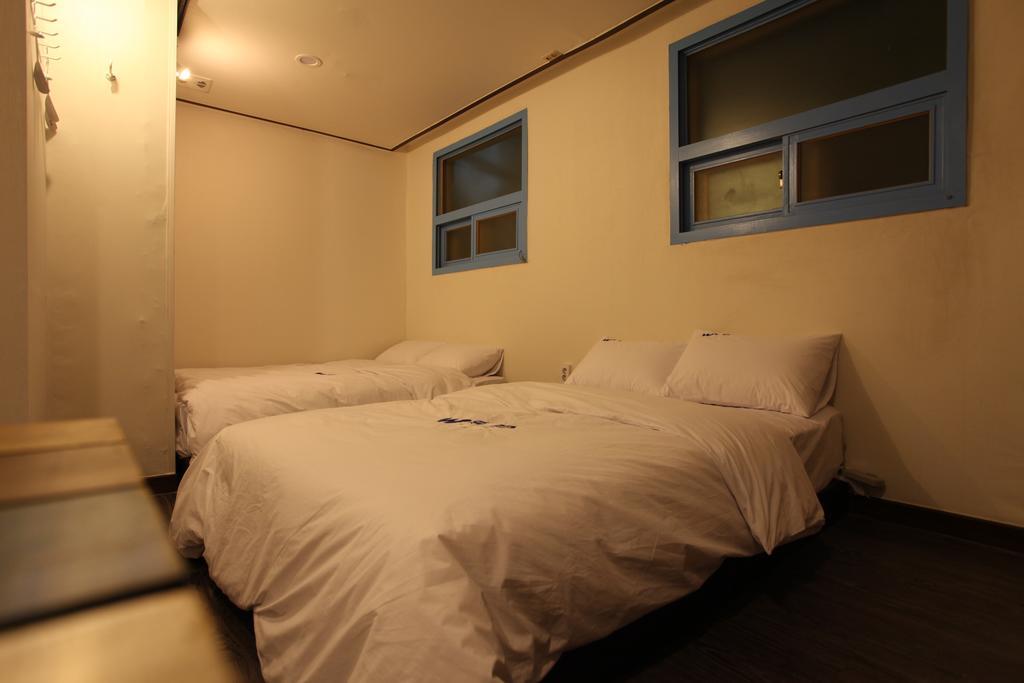 W Mini Dongdaemoon Hostel