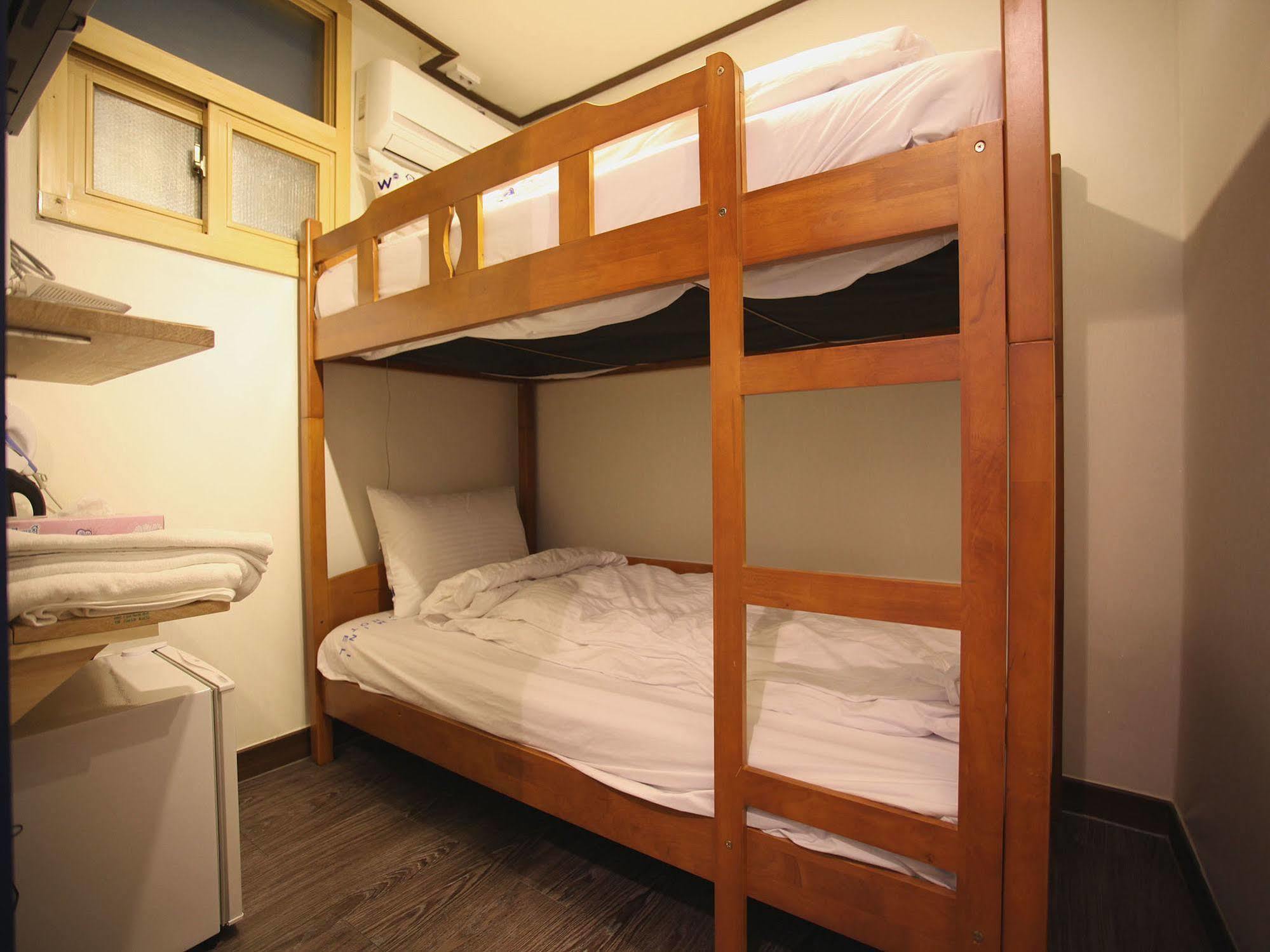 W Mini Dongdaemoon Hostel